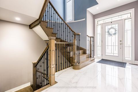 Photo 3 at 228 FLEETWOOD Drive, Eastdale, Oshawa