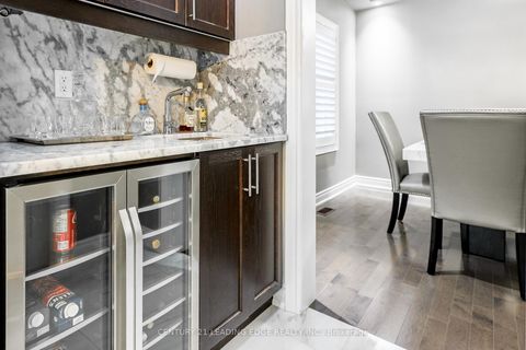 Photo 10 at 228 FLEETWOOD Drive, Eastdale, Oshawa