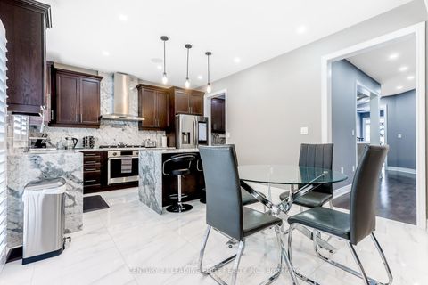 Photo 11 at 228 FLEETWOOD Drive, Eastdale, Oshawa