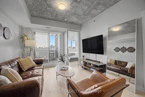 Photo 3 at 1023 - 20 Minowan Miikan Lane, Little Portugal, Toronto