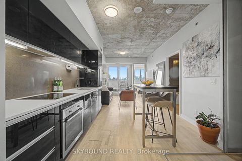 Photo 4 at 1023 - 20 Minowan Miikan Lane, Little Portugal, Toronto