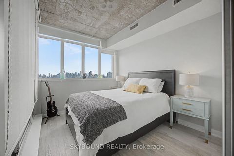 Photo 10 at 1023 - 20 Minowan Miikan Lane, Little Portugal, Toronto