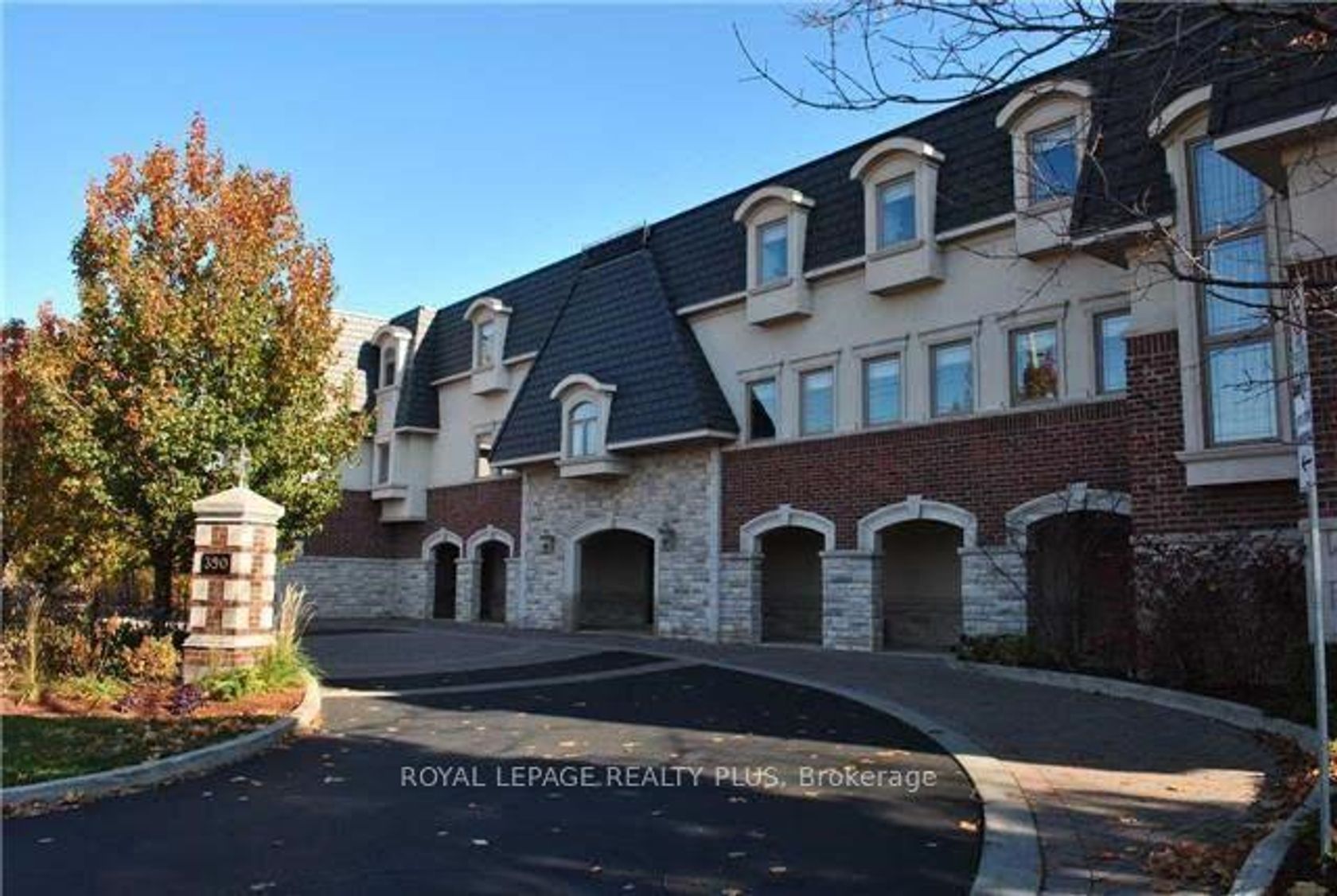 305 - 390 Upper Middle Road E, FA Falgarwood, Oakville 