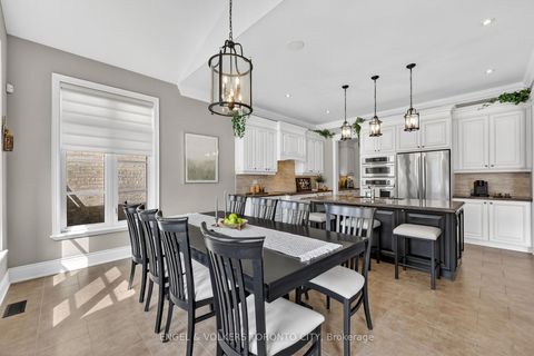 Photo 17 at 10 Silver Sterling Crescent, Vellore Village, Vaughan