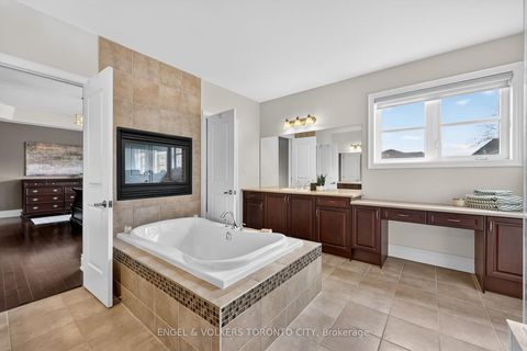 Photo 27 at 10 Silver Sterling Crescent, Vellore Village, Vaughan