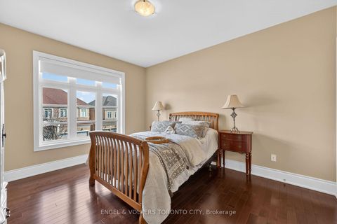 Photo 30 at 10 Silver Sterling Crescent, Vellore Village, Vaughan