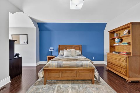 Photo 32 at 10 Silver Sterling Crescent, Vellore Village, Vaughan