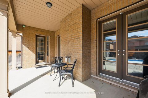 Photo 33 at 10 Silver Sterling Crescent, Vellore Village, Vaughan