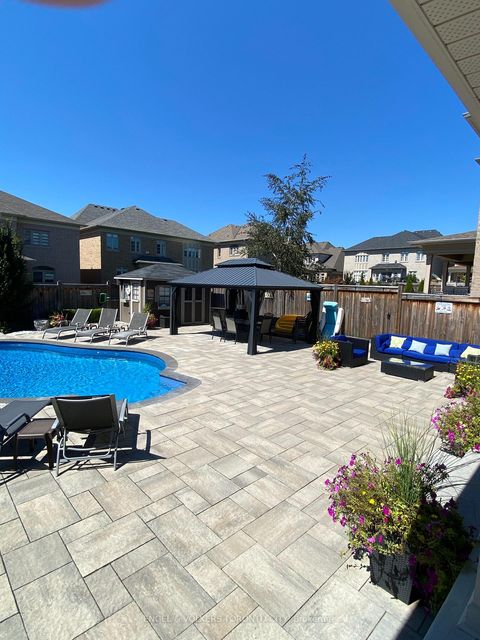 Photo 36 at 10 Silver Sterling Crescent, Vellore Village, Vaughan