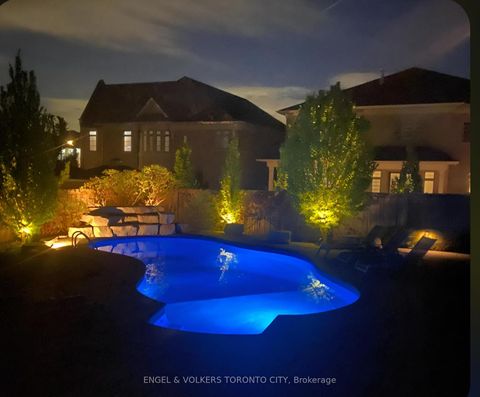 Photo 37 at 10 Silver Sterling Crescent, Vellore Village, Vaughan