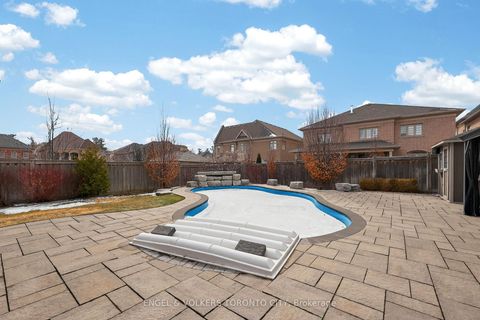 Photo 39 at 10 Silver Sterling Crescent, Vellore Village, Vaughan