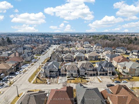 Photo 43 at 10 Silver Sterling Crescent, Vellore Village, Vaughan