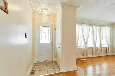Photo 3 at 1181 Valley Drive, Lakeview, Oshawa