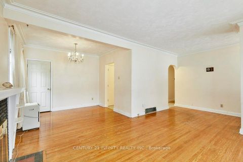 Photo 8 at 1181 Valley Drive, Lakeview, Oshawa