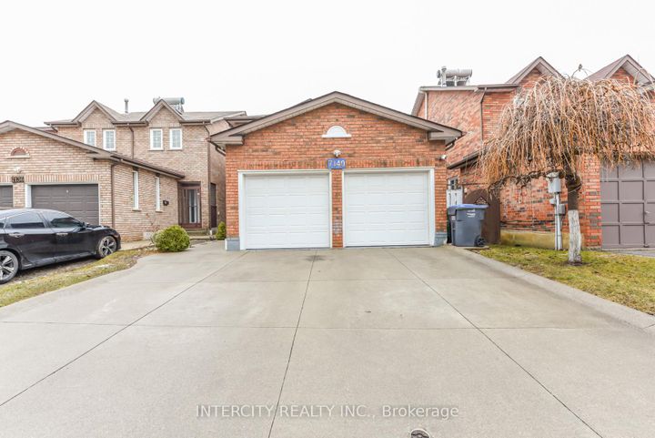 Photo 1 at 7140 Dalewood Drive, Malton, Mississauga