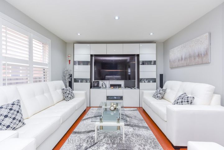 Photo 11 at 7140 Dalewood Drive, Malton, Mississauga