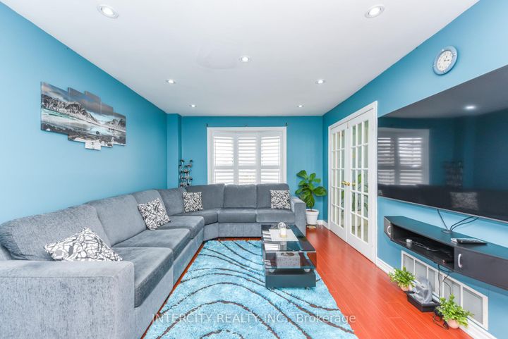 Photo 16 at 7140 Dalewood Drive, Malton, Mississauga