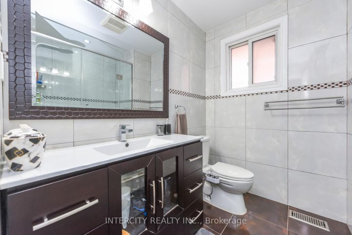 Photo 24 at 7140 Dalewood Drive, Malton, Mississauga