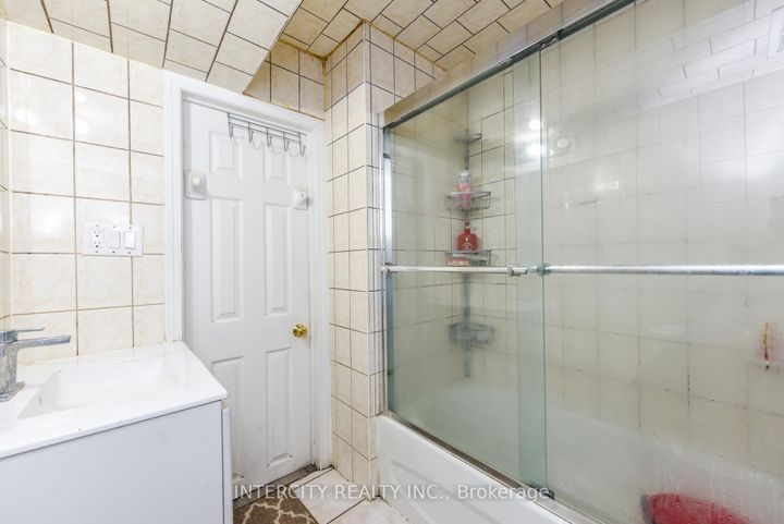 Photo 43 at 7140 Dalewood Drive, Malton, Mississauga