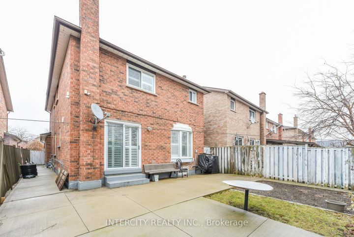 Photo 45 at 7140 Dalewood Drive, Malton, Mississauga