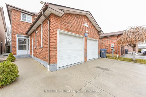 Photo 2 at 7140 Dalewood Drive, Malton, Mississauga