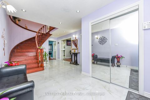 Photo 8 at 7140 Dalewood Drive, Malton, Mississauga