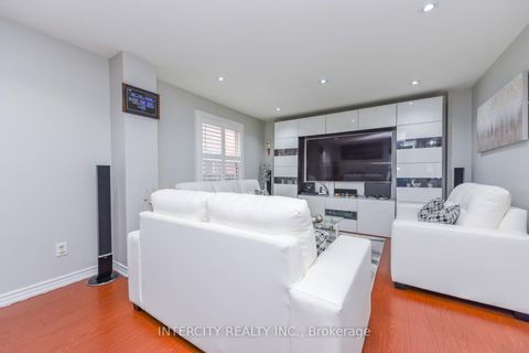 Photo 10 at 7140 Dalewood Drive, Malton, Mississauga