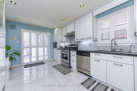 Photo 17 at 7140 Dalewood Drive, Malton, Mississauga