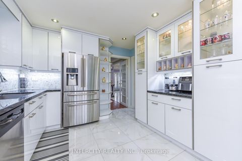 Photo 21 at 7140 Dalewood Drive, Malton, Mississauga