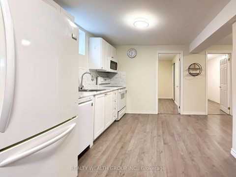 Photo 7 at 61 Stollar Boulevard, Little Lake, Barrie