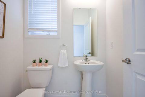 Photo 4 at 23 Turnberry Lane, Painswick South, Barrie