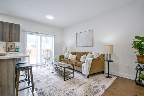 Photo 12 at 23 Turnberry Lane, Painswick South, Barrie