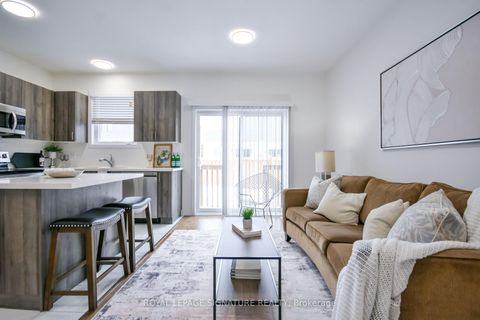 Photo 13 at 23 Turnberry Lane, Painswick South, Barrie