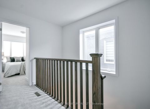 Photo 18 at 23 Turnberry Lane, Painswick South, Barrie