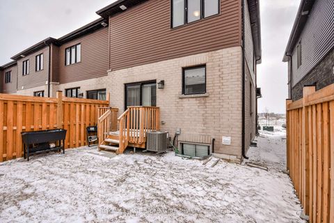 Photo 34 at 23 Turnberry Lane, Painswick South, Barrie