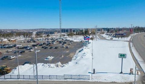 Photo 36 at 23 Turnberry Lane, Painswick South, Barrie