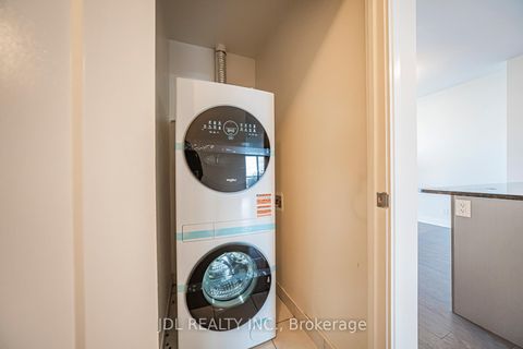 Photo 11 at 806 - 825 Church Street N, Moore Park, Toronto