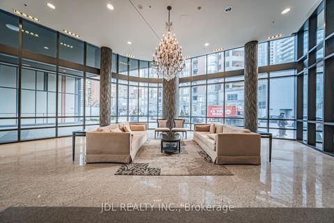 Photo 14 at 806 - 825 Church Street N, Moore Park, Toronto