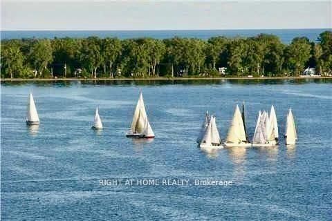 Photo 6 at 3803 - 77 Harbour Square, Waterfront Communities C1, Toronto