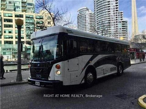 Photo 9 at 3803 - 77 Harbour Square, Waterfront Communities C1, Toronto