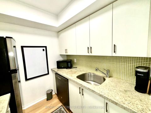 Photo 15 at 3803 - 77 Harbour Square, Waterfront Communities C1, Toronto