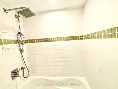 Photo 18 at 3803 - 77 Harbour Square, Waterfront Communities C1, Toronto