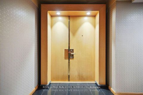 Photo 4 at 601 - 480 Queens Quay W, Waterfront Communities C1, Toronto