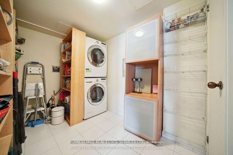 Photo 10 at 601 - 480 Queens Quay W, Waterfront Communities C1, Toronto