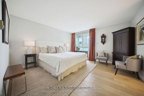 Photo 12 at 601 - 480 Queens Quay W, Waterfront Communities C1, Toronto