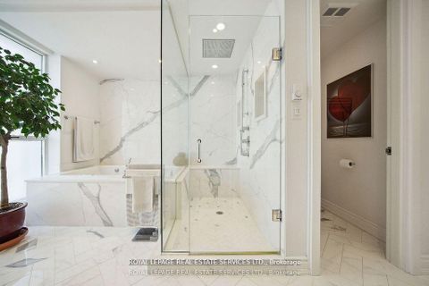 Photo 15 at 601 - 480 Queens Quay W, Waterfront Communities C1, Toronto