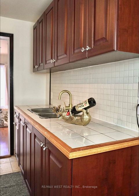 Photo 4 at 15 Fourteenth Street, New Toronto, Toronto