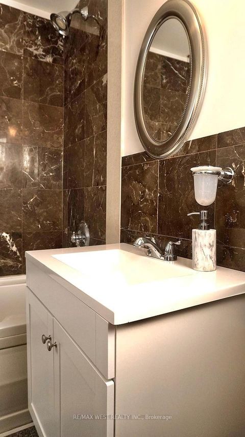 Photo 18 at 15 Fourteenth Street, New Toronto, Toronto