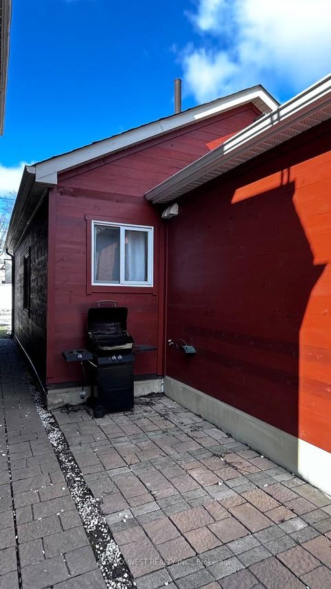 Photo 21 at 15 Fourteenth Street, New Toronto, Toronto