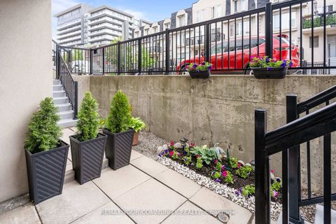 Photo 2 at 1035 - 55 George Appleton Way, CFB, Toronto